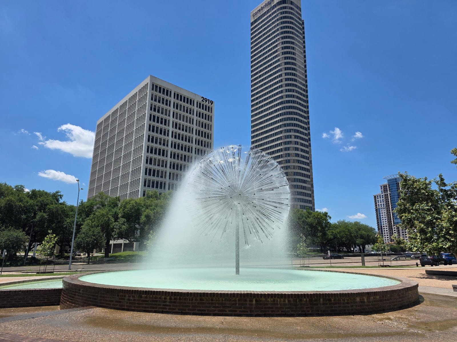 Gus S. Wortham Fountain, photo 3