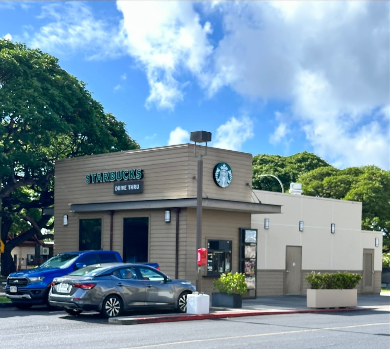 Starbucks Kahala Drive-Thru, photo 3