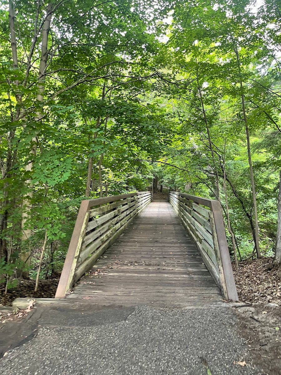 Edwards Gardens Trail Head