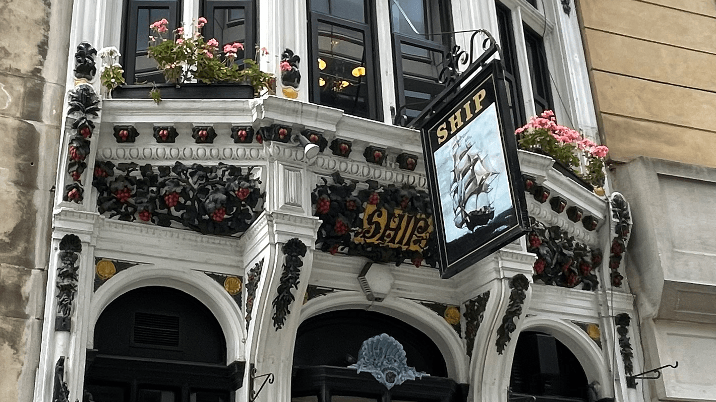 The Ship, photo 3