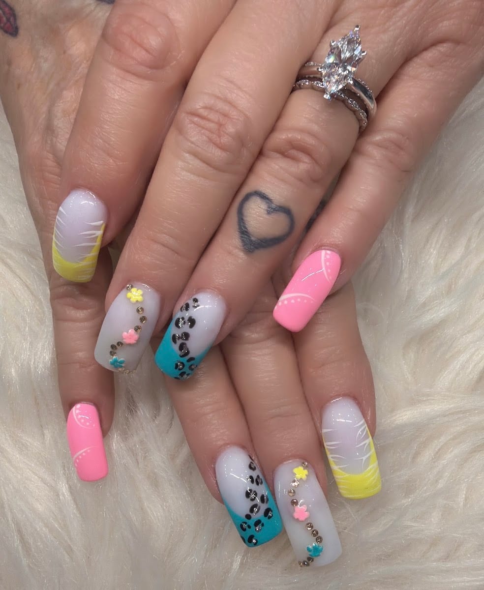 PHILLIP'S NAIL STUDIO