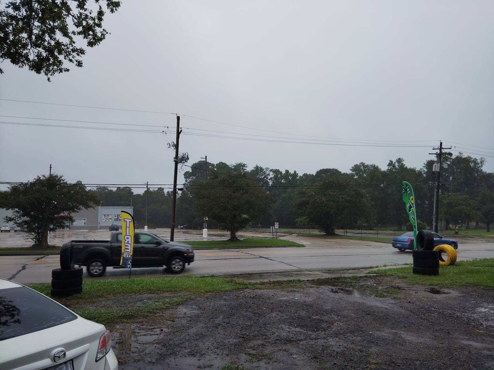 Rodriguez tire shop, photo 3