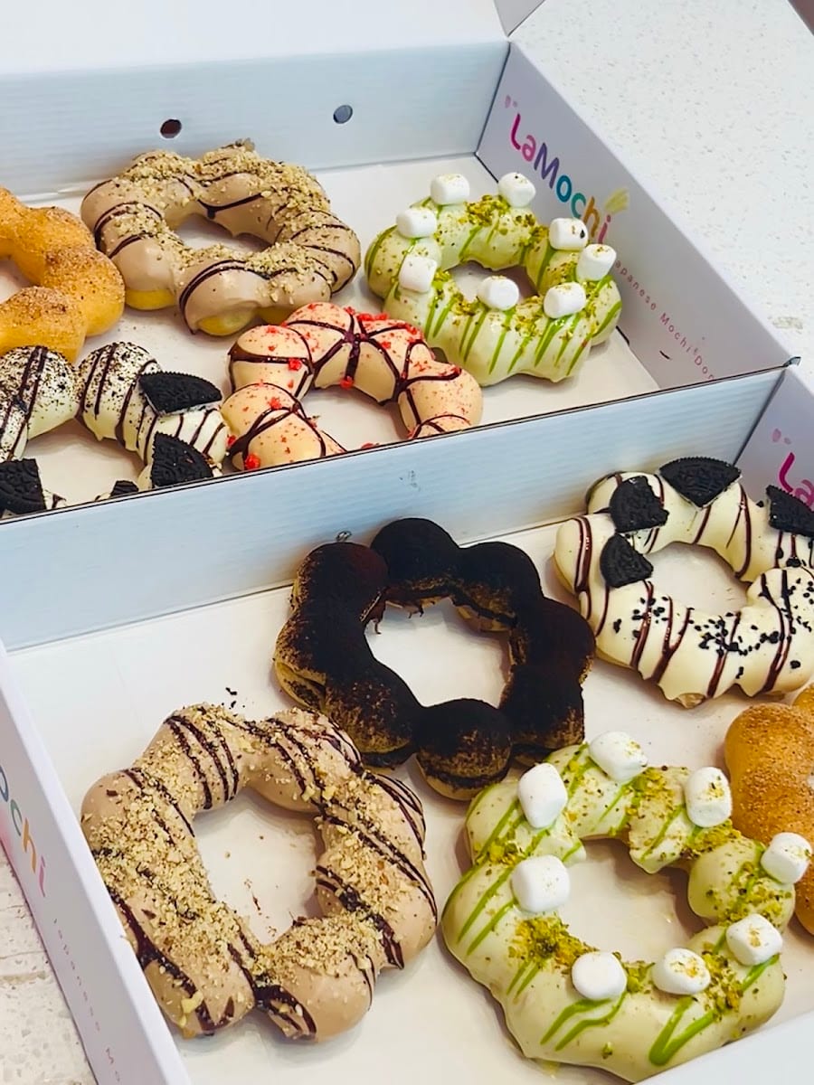LaMochi Donuts & Sweets
