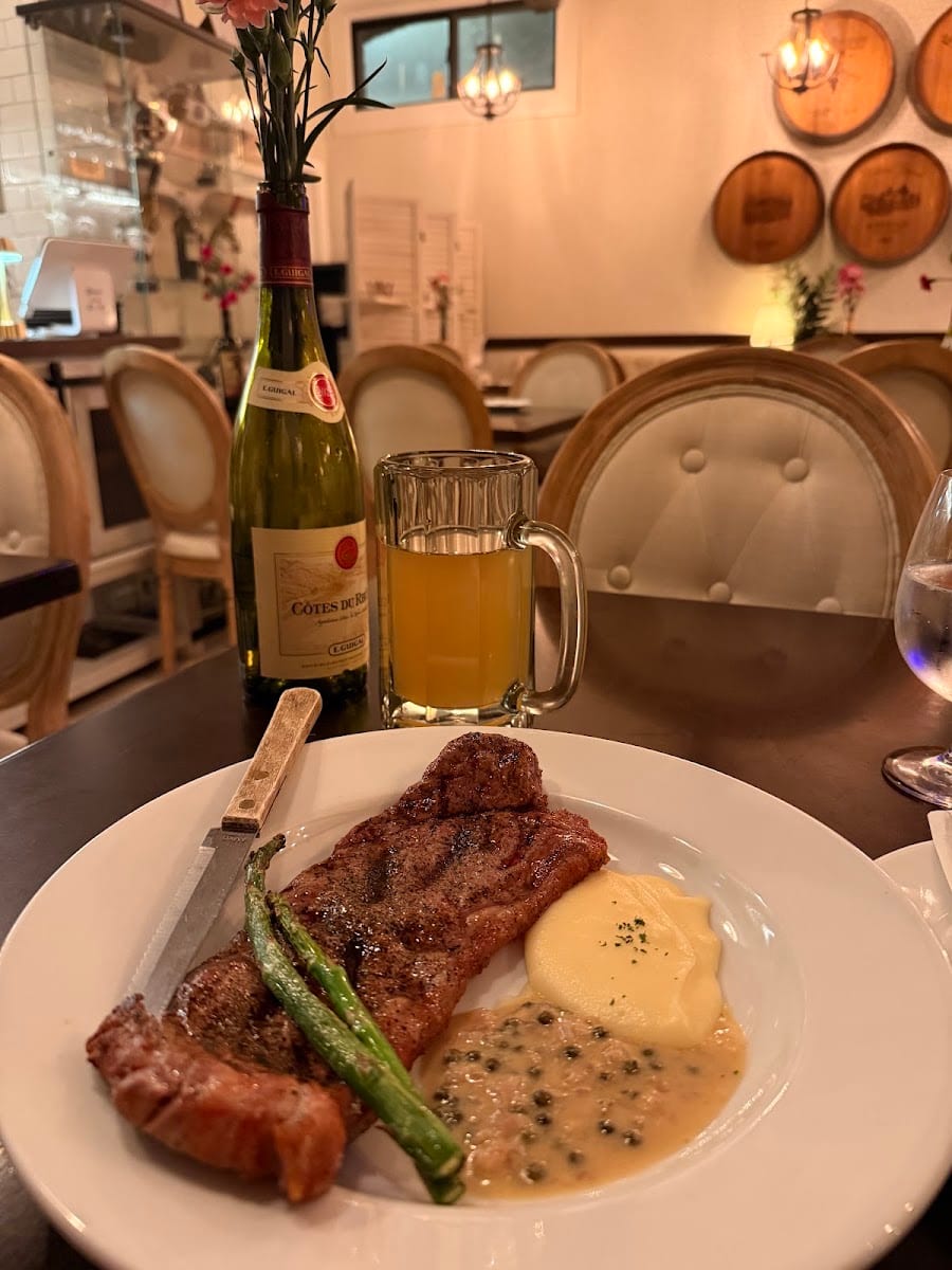 Le Boeuf French-Italian Restaurant & Wine