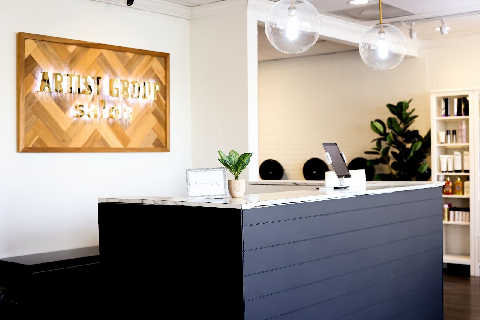 The Artist Group Salon, photo 2