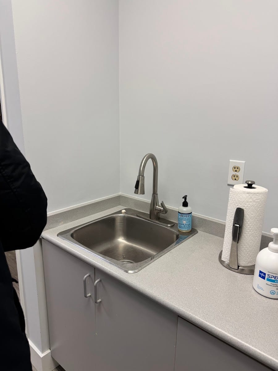 Forest Walk-In Clinic Richmond Hill (Must Book Online, Clinic on Top Floor), photo 3