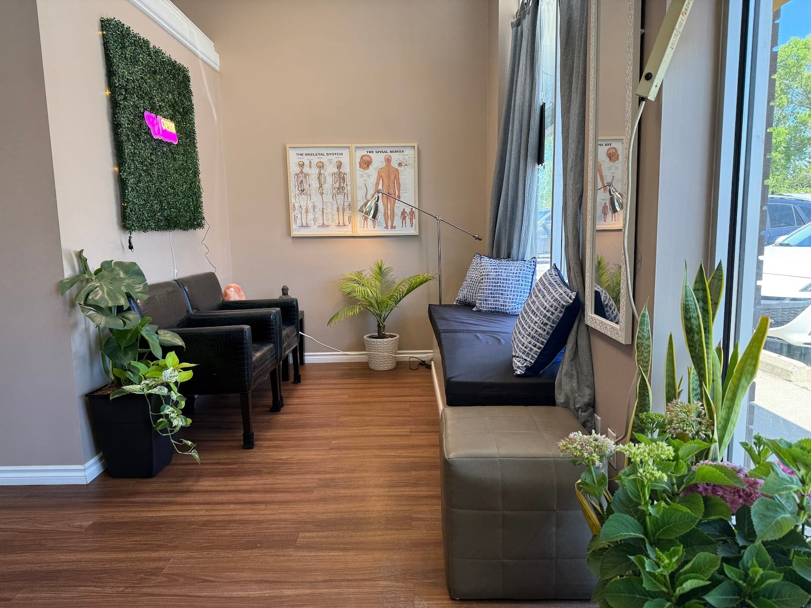 Core and spine massage massage and wellness, photo 3