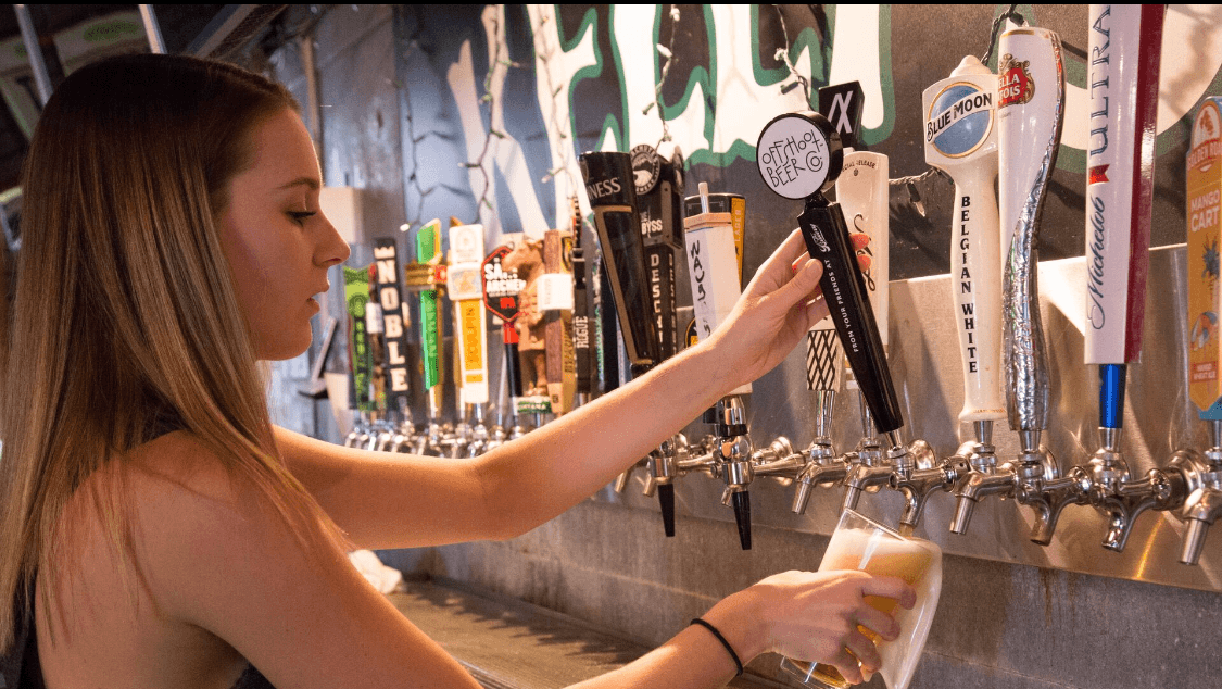 Kelly’s Korner Tavern, photo 4