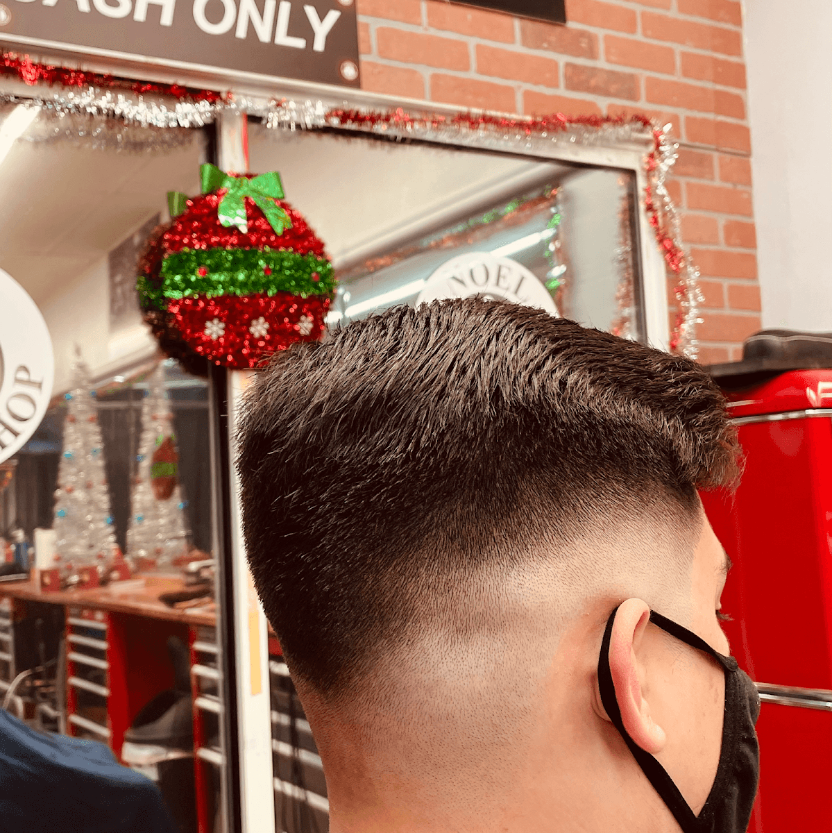 Noel Barber Shop