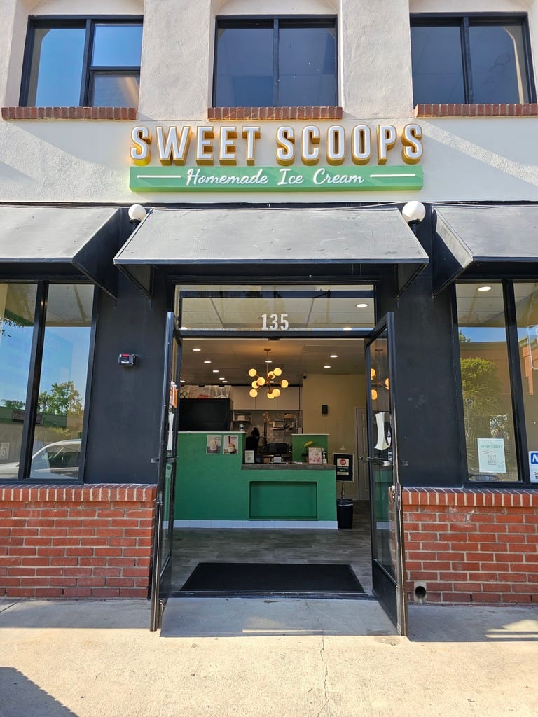 Sweet Scoops Homemade Ice Cream, photo 2