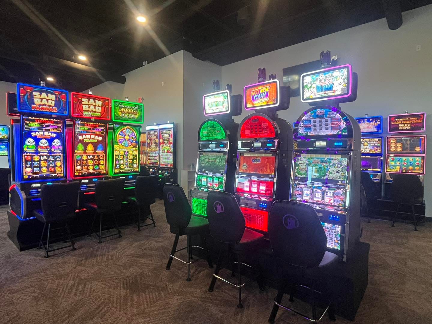 Casper Talon Horse Palace - Gaming & OTB, photo 2