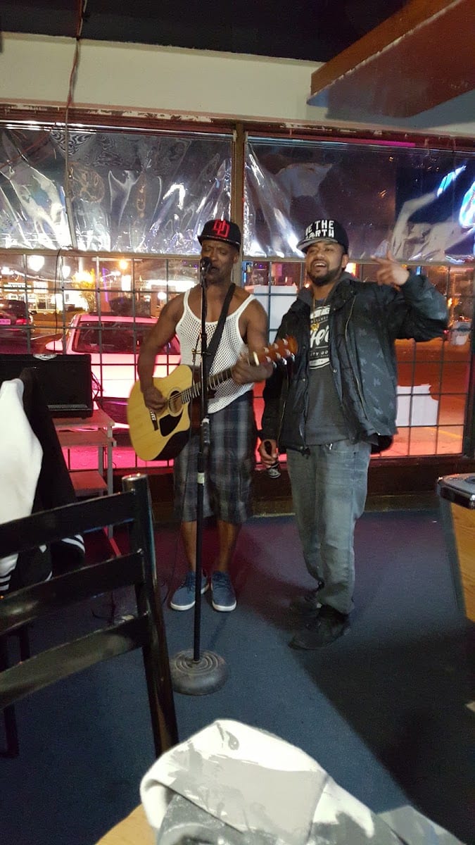 Shot House Bar & Grill, photo 2