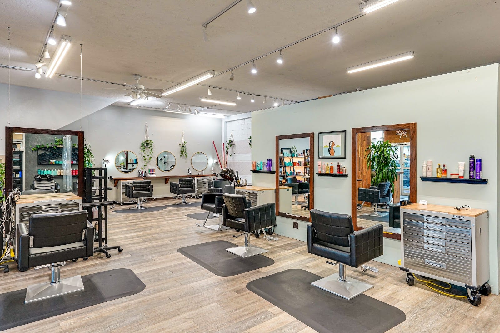 Hi Lites Salon