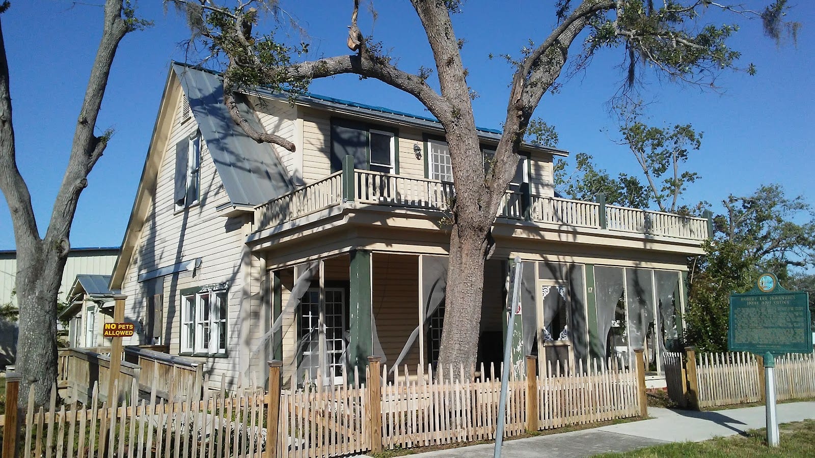 The Historic McKenzie House