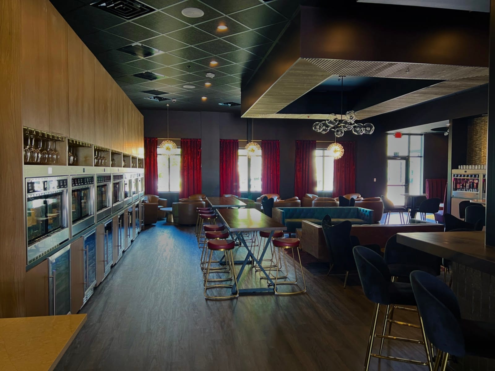 Social Oak - Wine & Whiskey Lounge