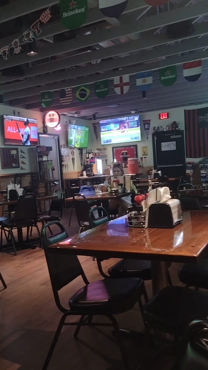 Griff's, photo 2