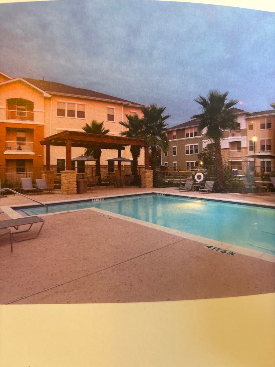 Azure Pointe