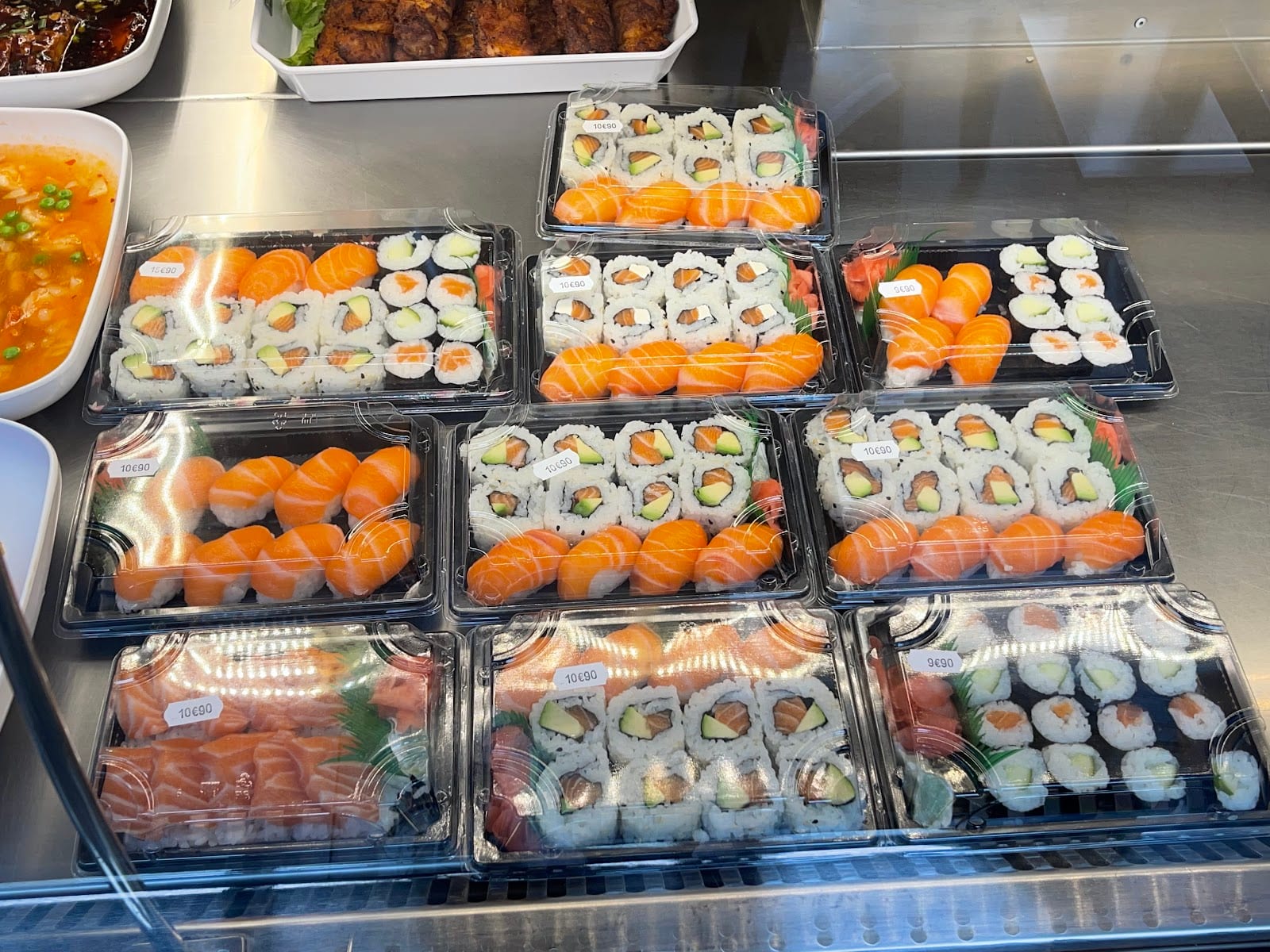 Ladelice Sushi