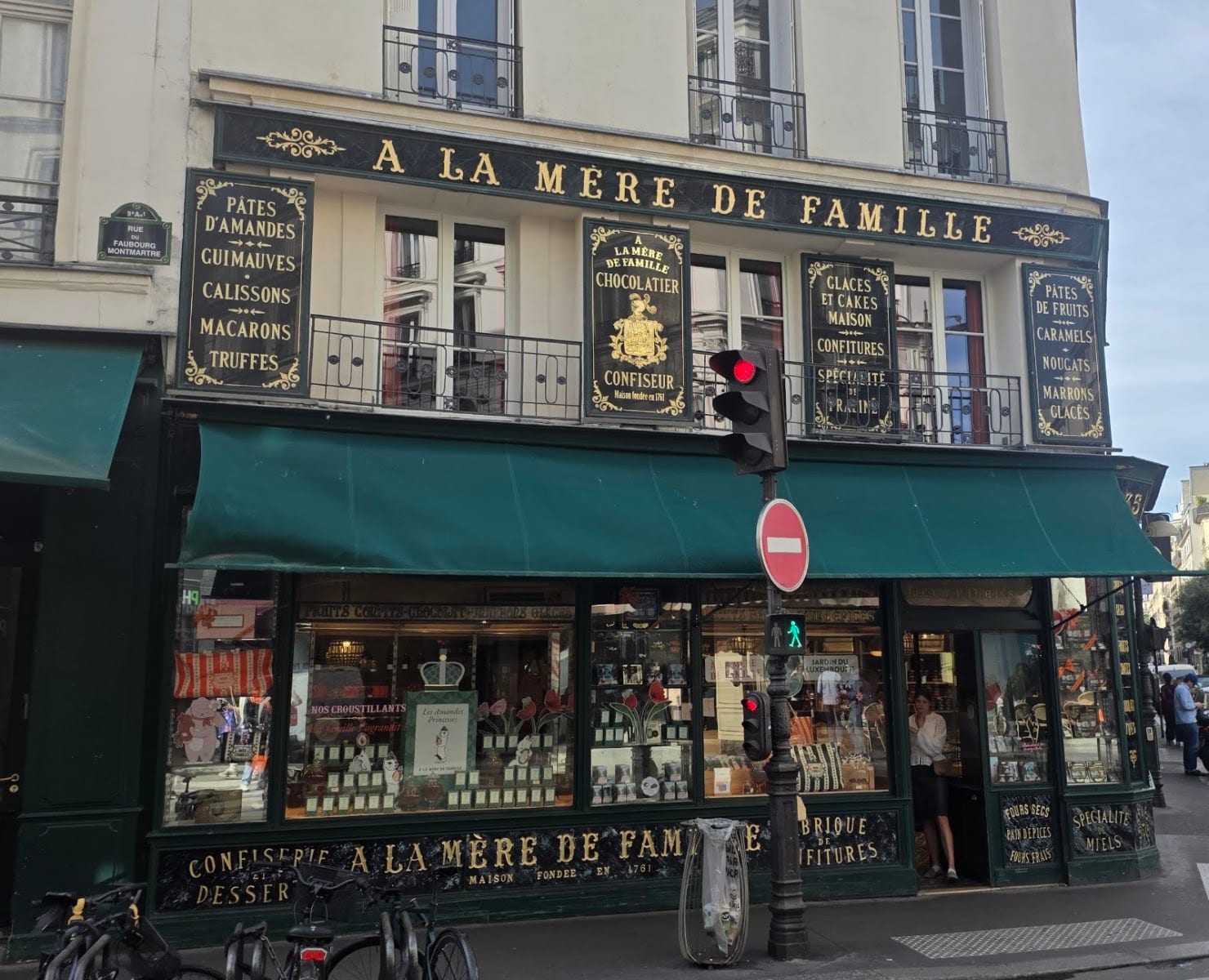 À la Mère de Famille