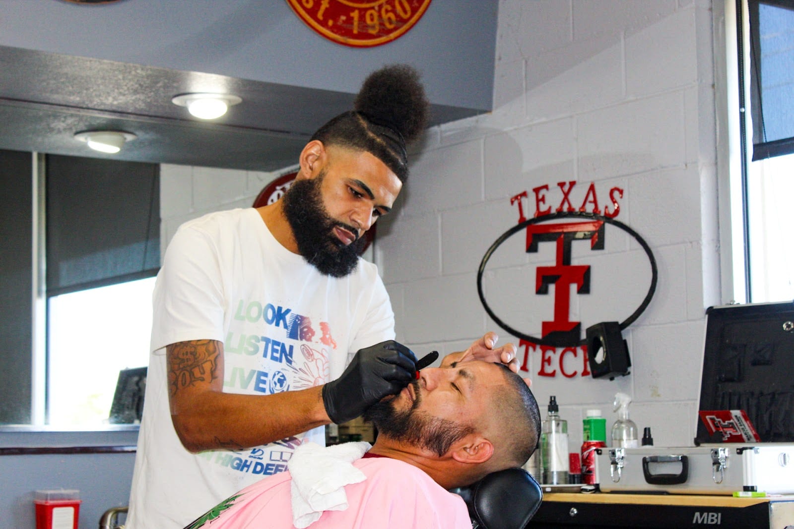 Razor's Edge Barbershop, photo 4