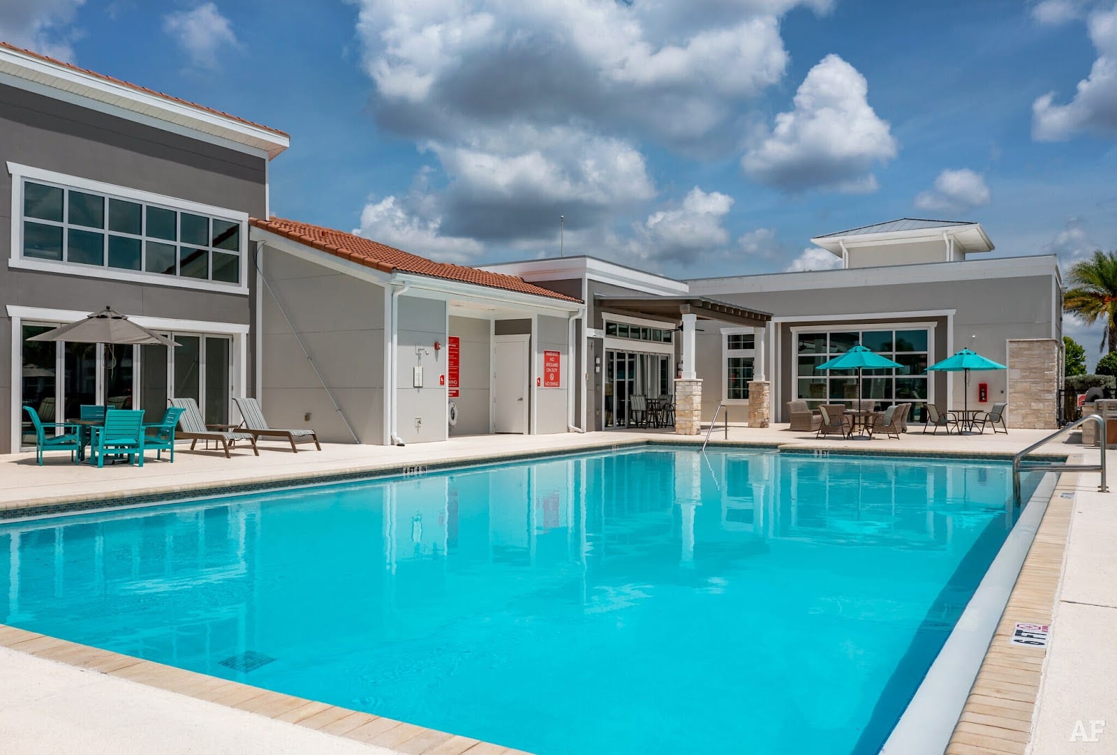 Latitude 27