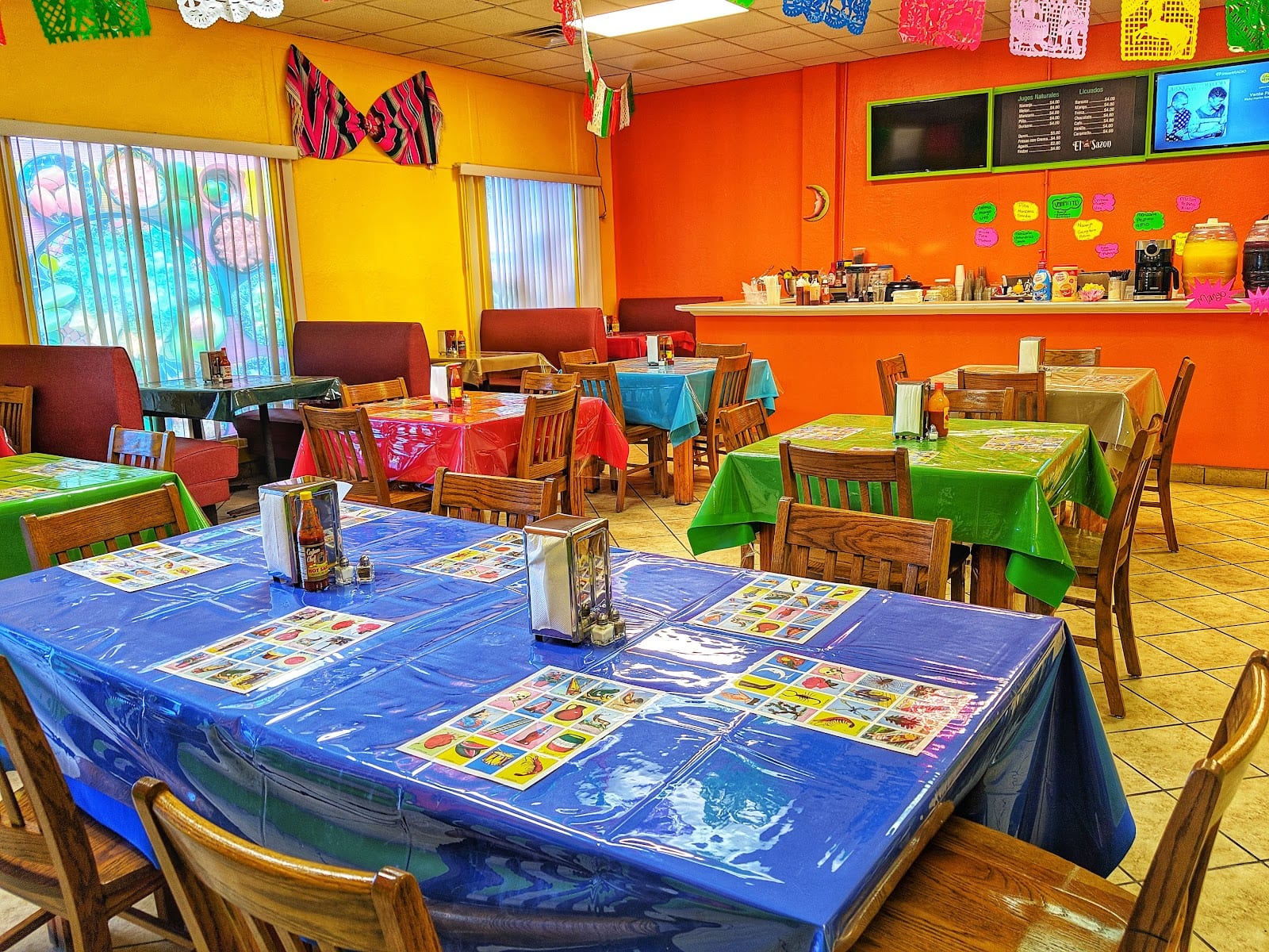 El Sazón Food & Drinks, photo 4