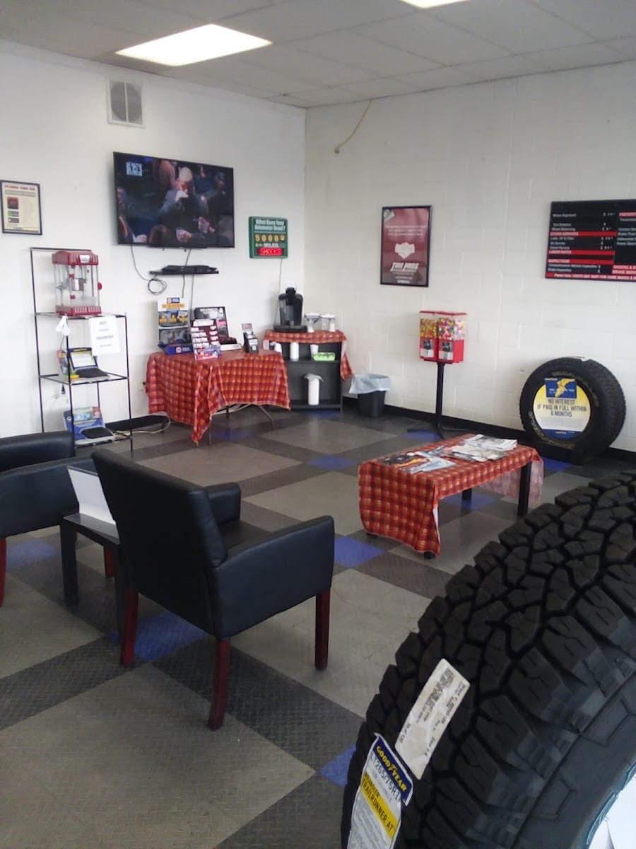 Les Schwab Tire Center