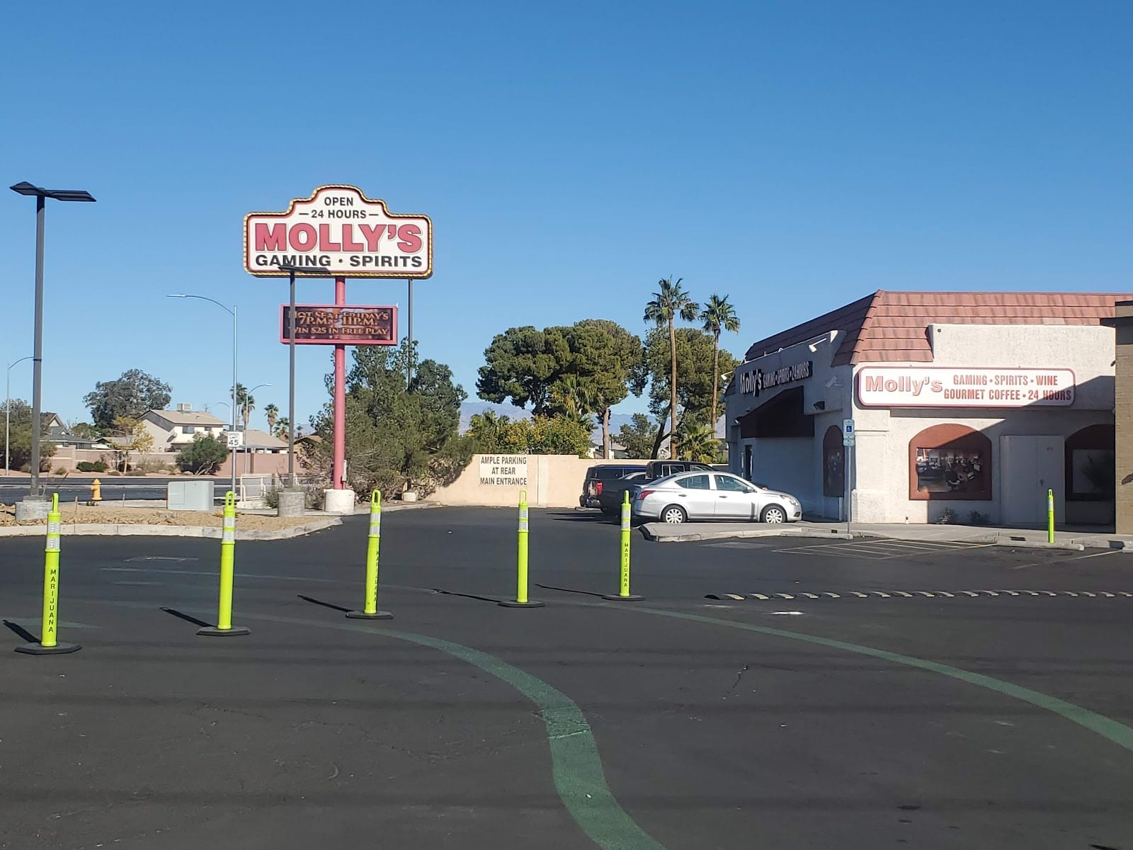 Molly's Tavern, photo 2