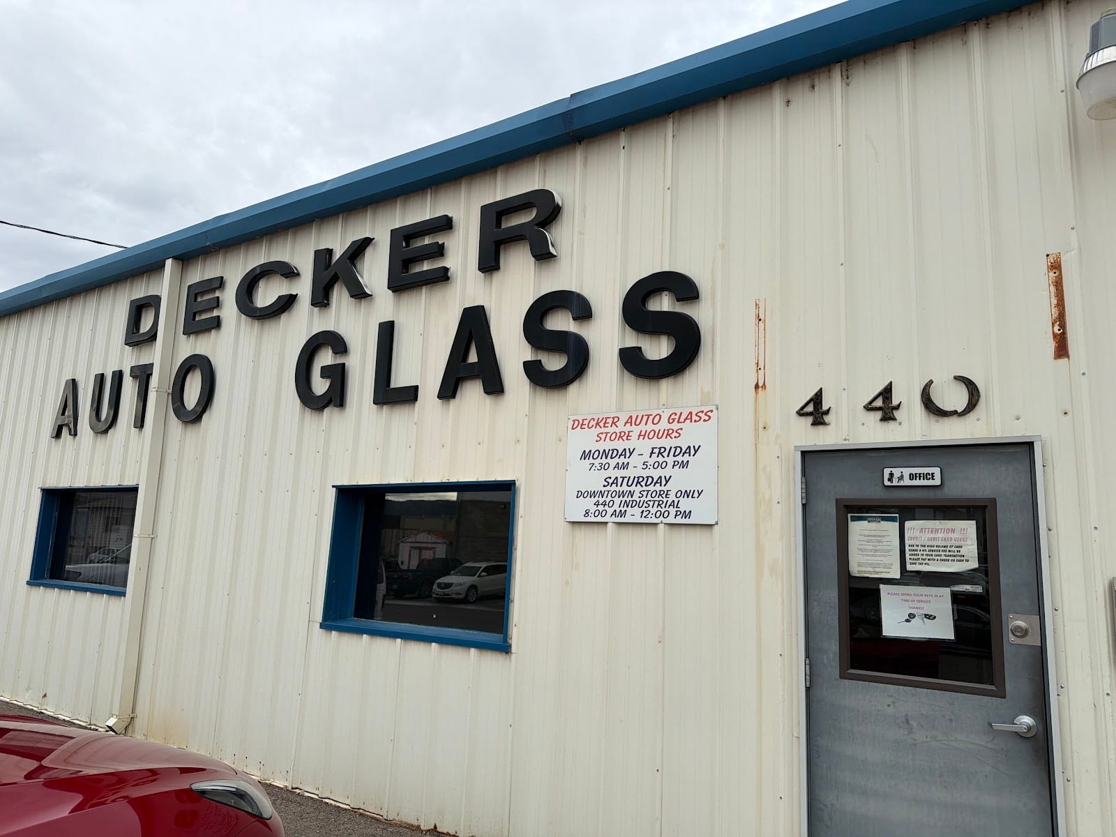 Decker Glass, photo 2