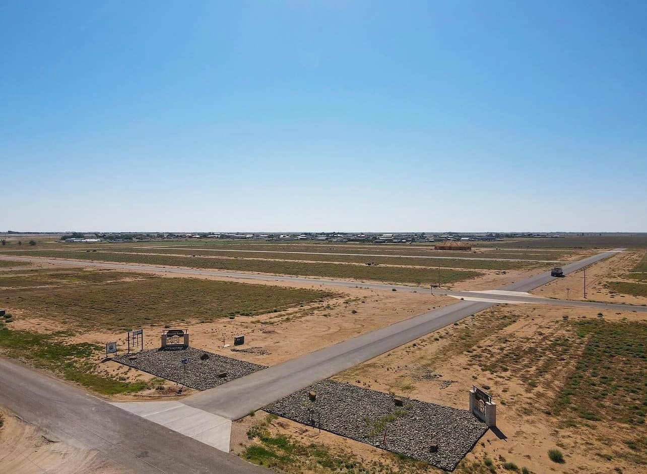 The Estates at Crescent Ranch by Betenbough Homes