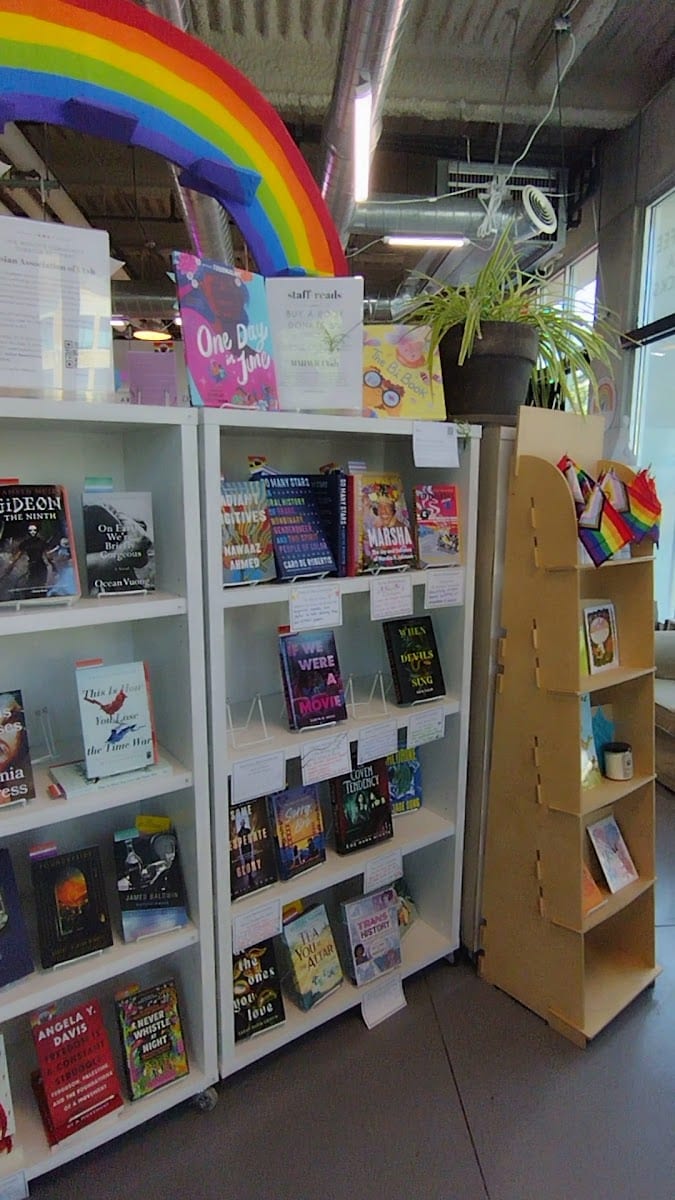 Under the Umbrella Bookstore and Cafe, photo 3
