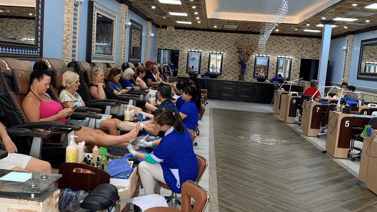 LV Nails & Spa, photo 2