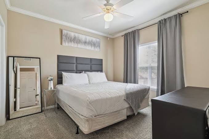 Modern Condo| King Bed, Fast Wi-Fi, Gym, Pool
