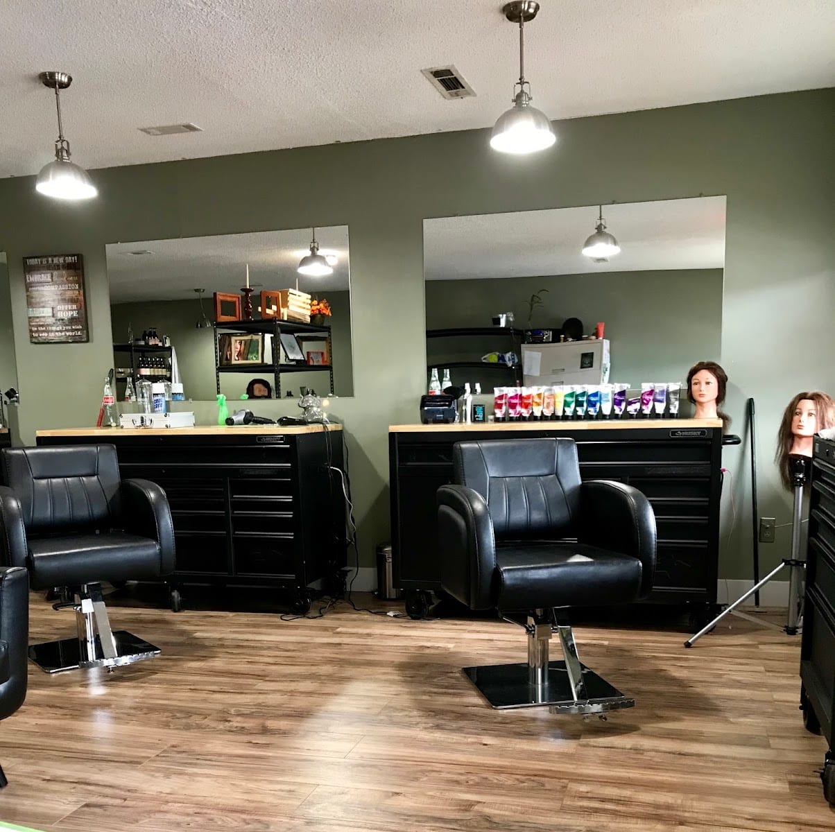 Sunshine's Beauty Shop, photo 3