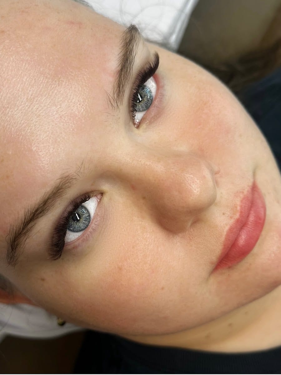 Flutterhoney Lash Club, photo 3