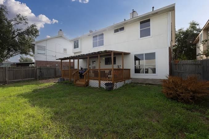 5BR Retreat: Arcade, Cowboy Pool Volleyball Oasis in Huge Backyard