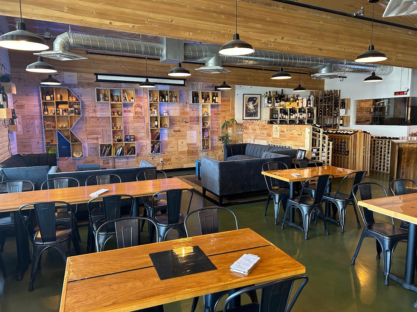 Rift Wine Bar & Taphouse, photo 2