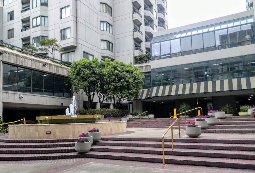 Landmark's Opera Plaza Cinema, photo 4