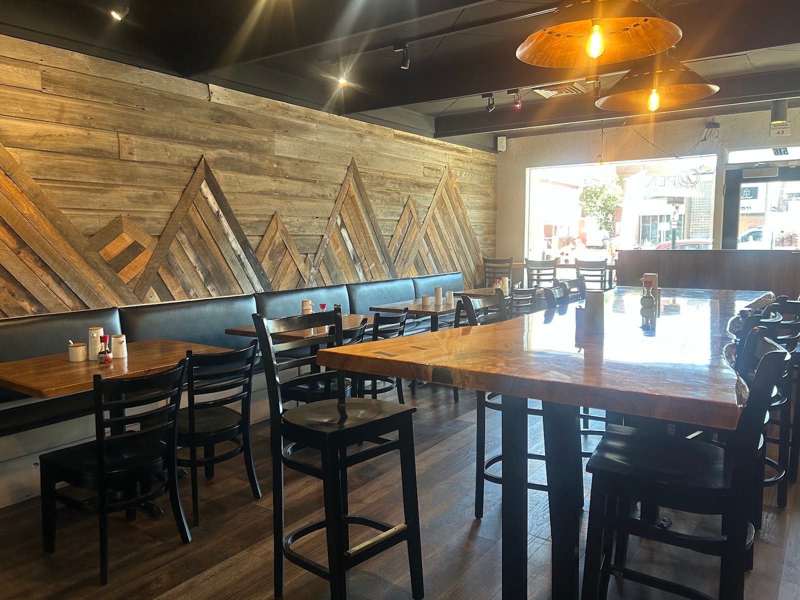 Noodle & Dumpling Downtown(李小笼)