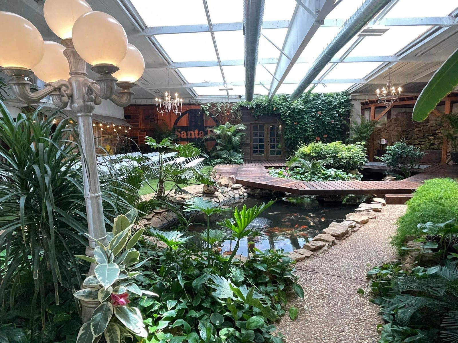 The Atrium at Jerry's