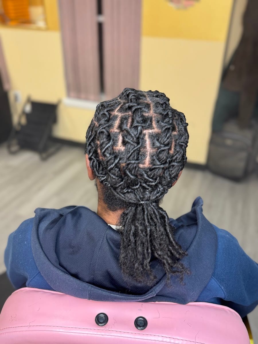Thee Kee 2ur locs, photo 2