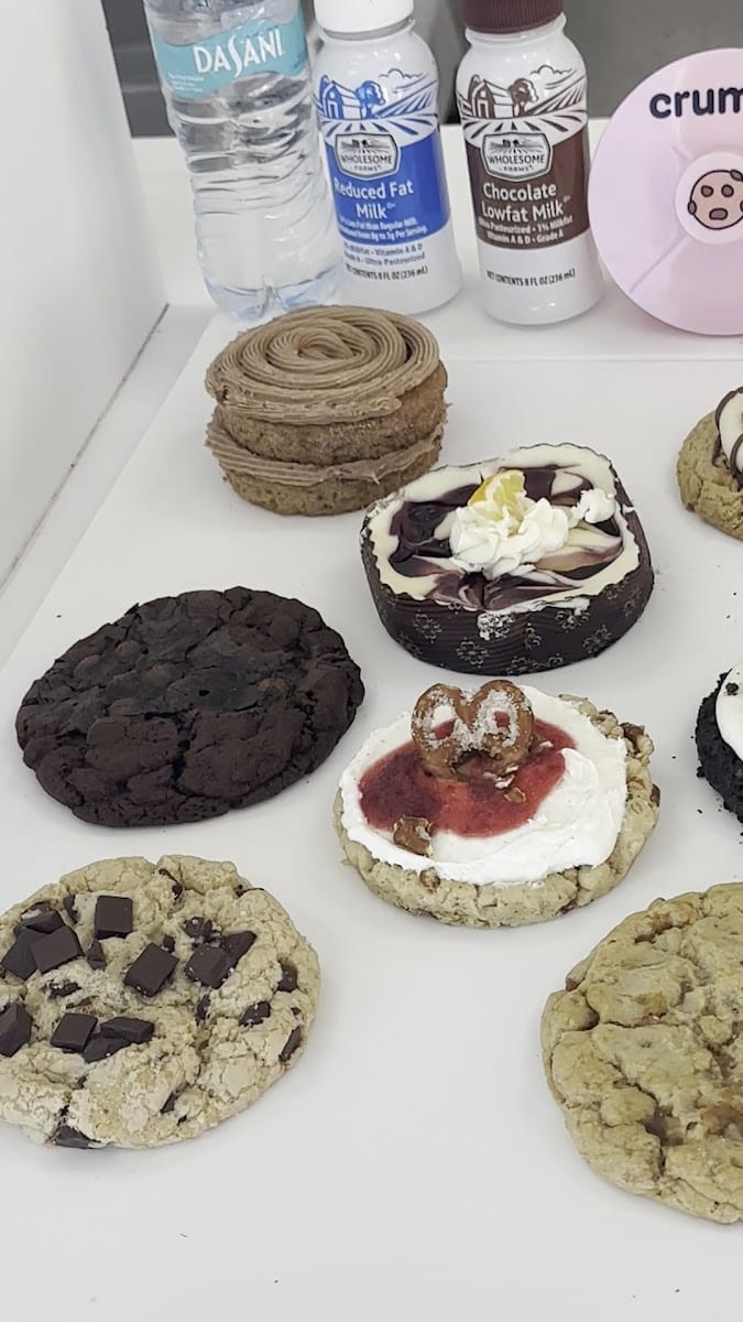 Crumbl Cookies, photo 2
