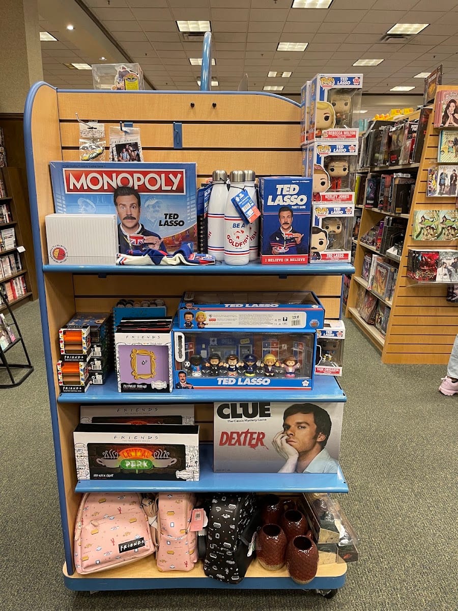 Barnes & Noble, photo 3