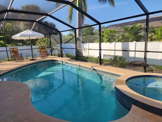 Home < 1-Mi Walk to Warm Mineral Springs Park!