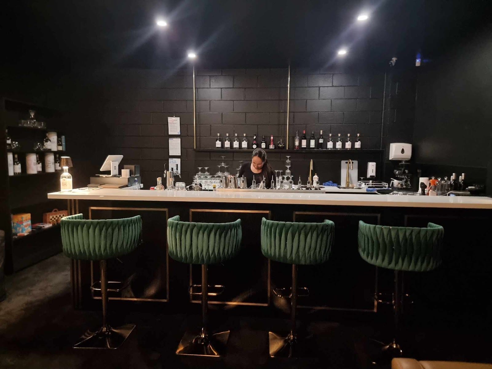 38 King Cocktail Lounge Bar