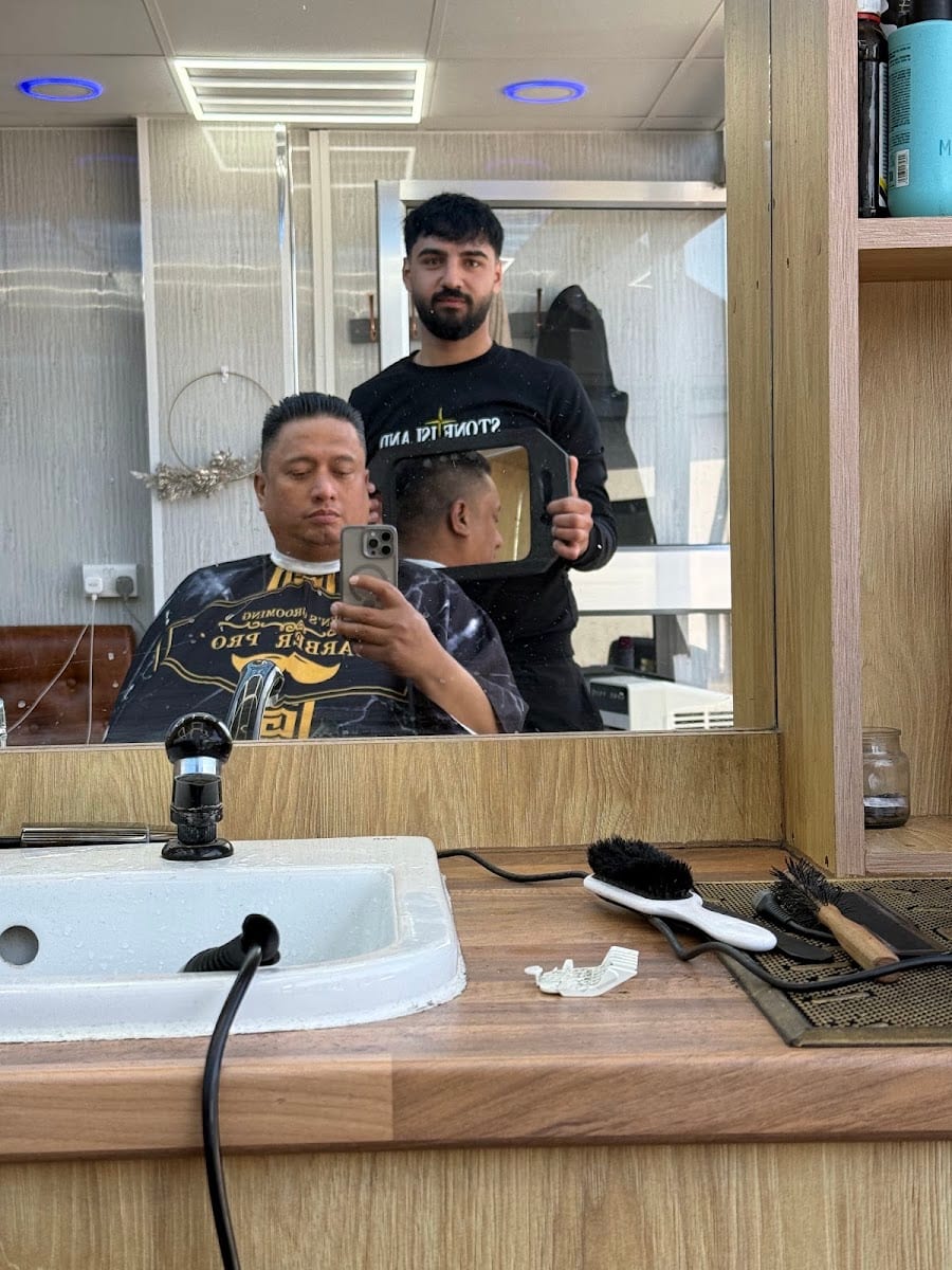 West side barber, photo 2