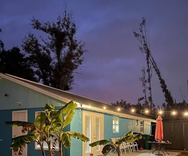 2-bedroom 2bath mobile home in lovely Alligator Park Punta Gorda FL with AC