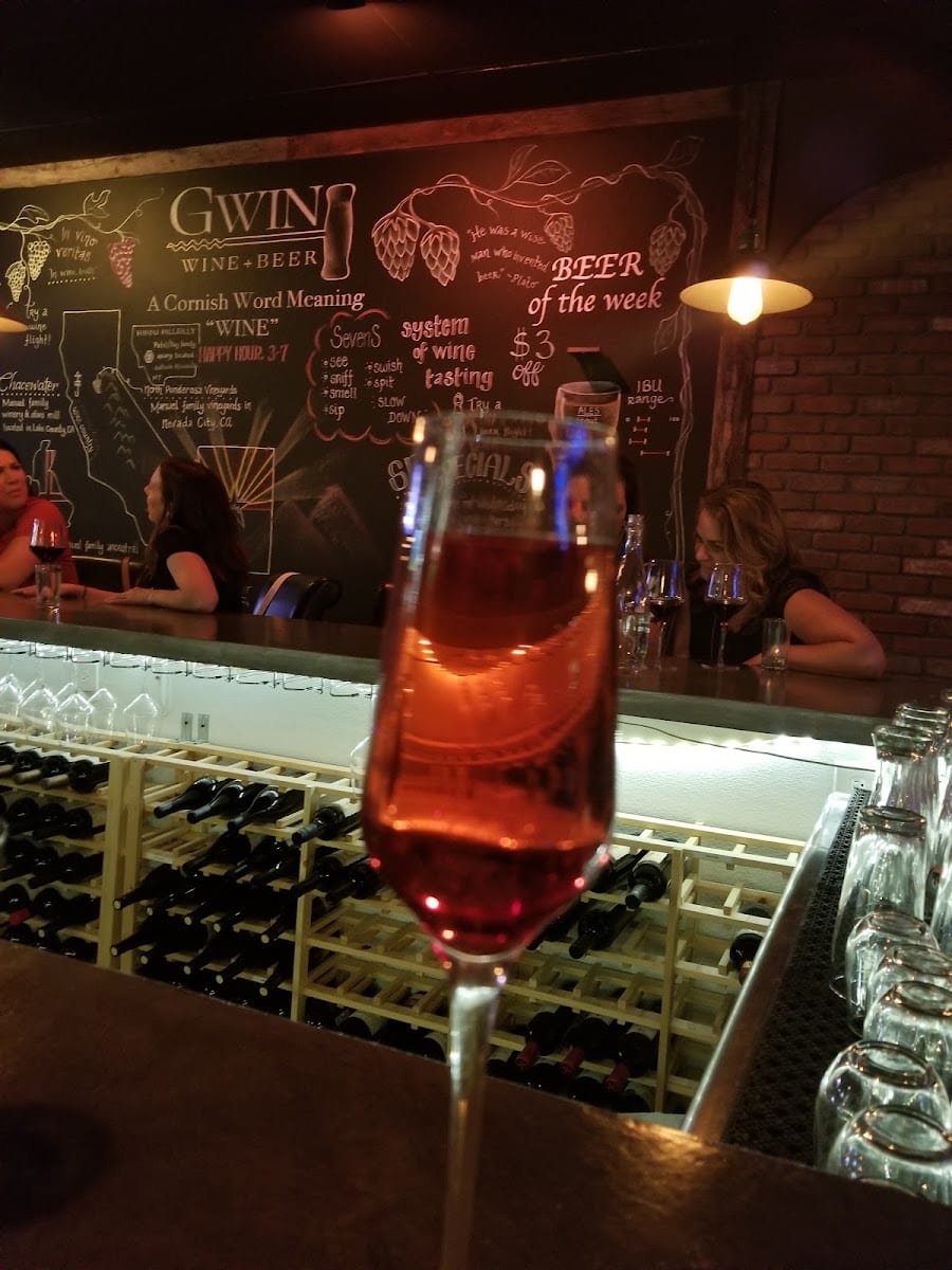 Gwin Wine and Beer, photo 2