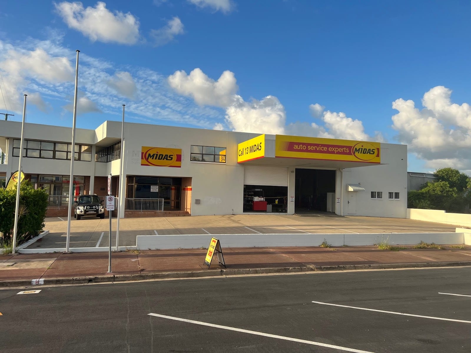 Midas Mackay (Closed)