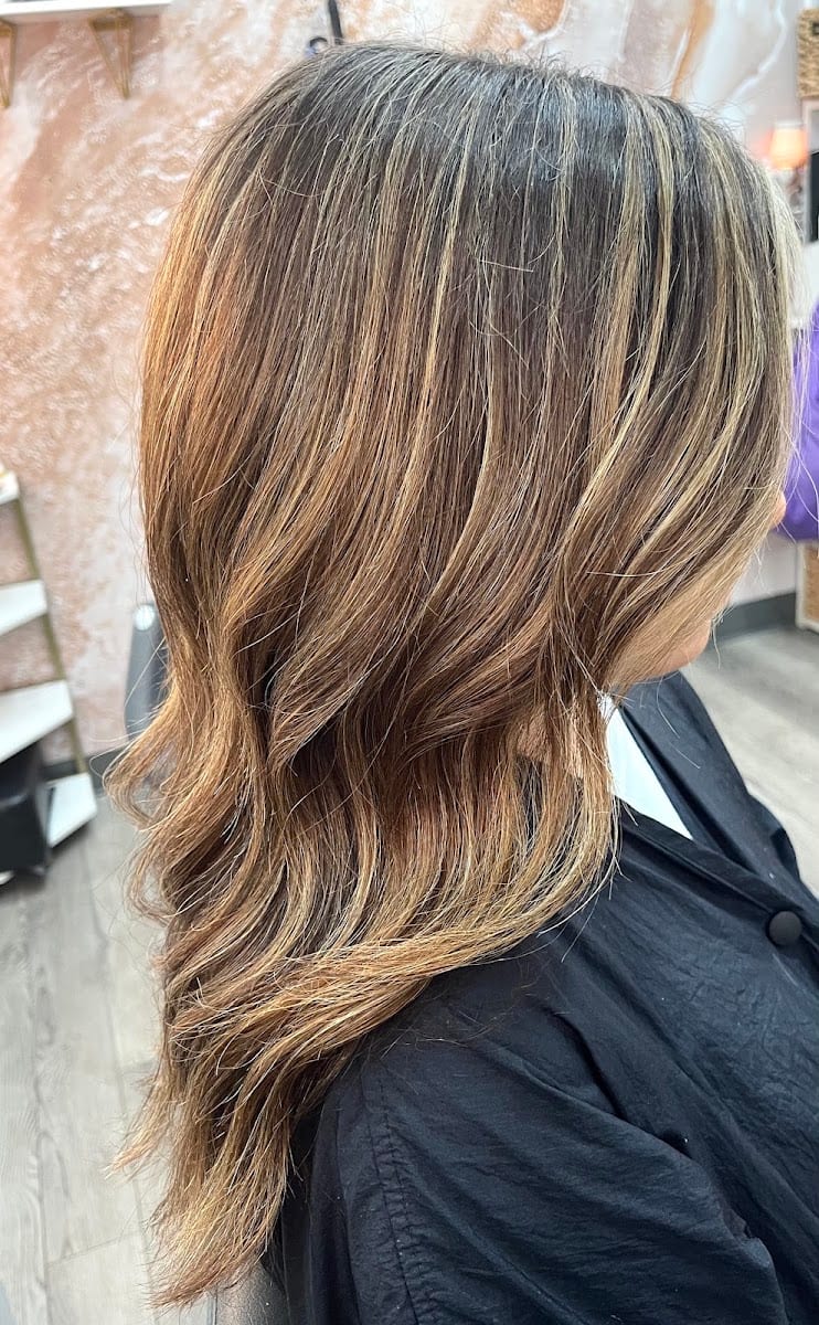 AK Hair Studio